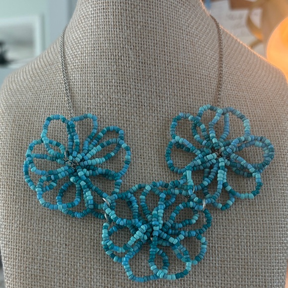 Jewelry - Blue Seed-bead Floral Necklace 8”